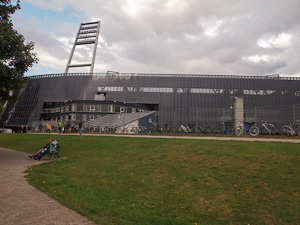 OLYMPUS DIGITAL CAMERA Das neue Weserstadion mit Sichtschutz